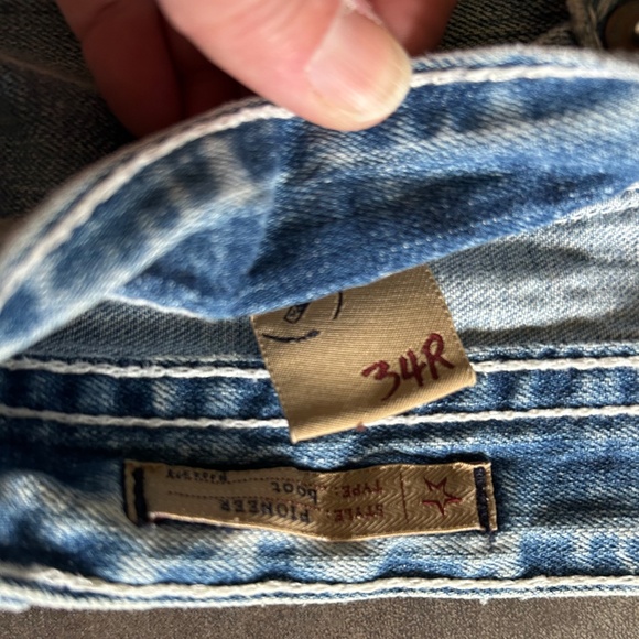 Men's Big Star Pioneer Boot Cut Faded Blue Jeans w/Factory Distressing - Picture 5 of 6